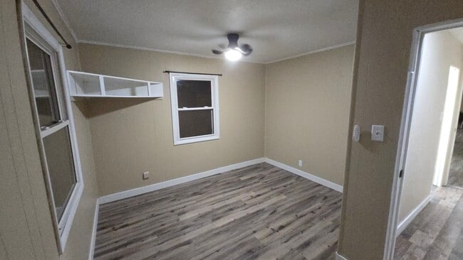 Building Photo - 201 Mcleansboro St