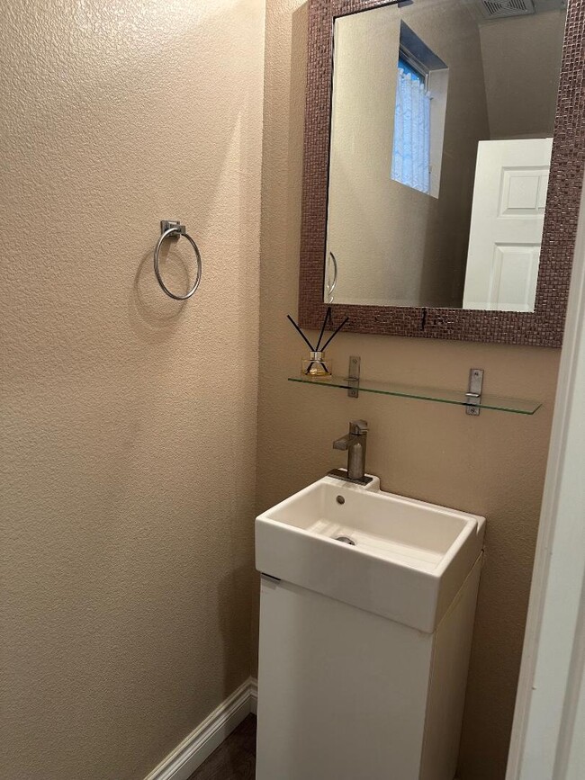 Building Photo - 7533 French Springs St