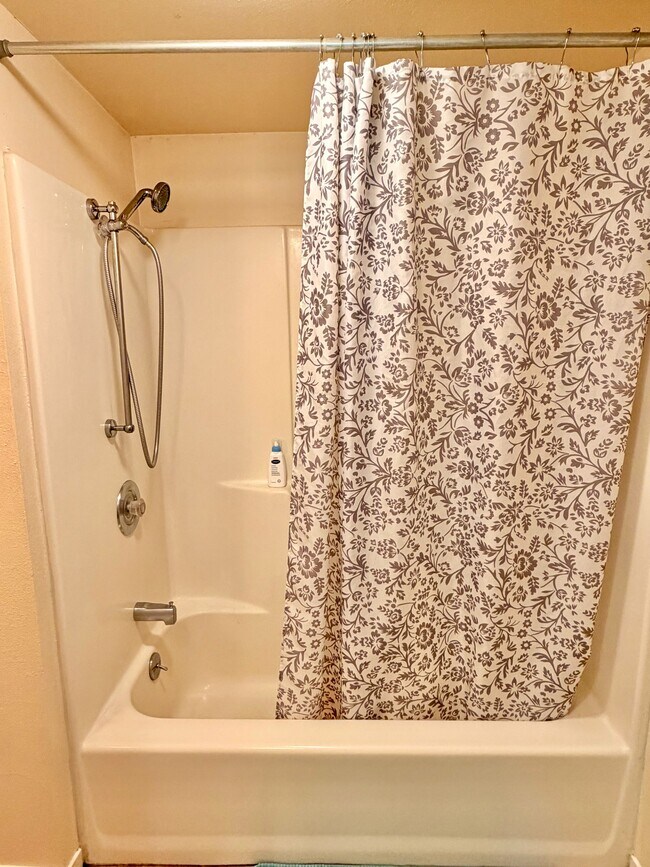 Building Photo - 11267 Butler Rd