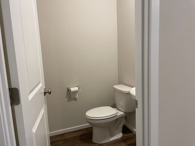 Building Photo - Don’t Miss This! Spacious Vancouver Home with Large Yard & Double Garage.
