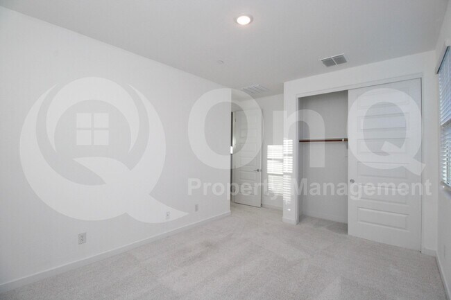 Building Photo - 670 S Jacana Ln