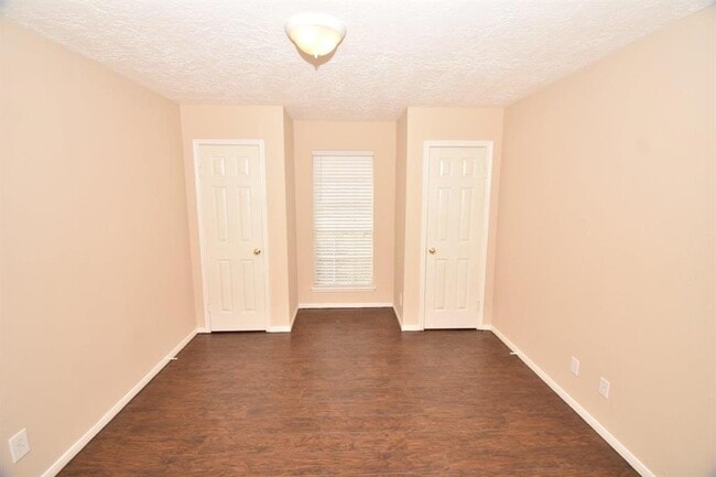 Building Photo - 431 Applewhite Dr