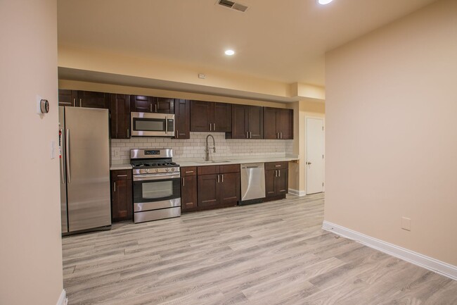 Building Photo - Amazing 2 BR/1 BA Apartment in Trinidad!