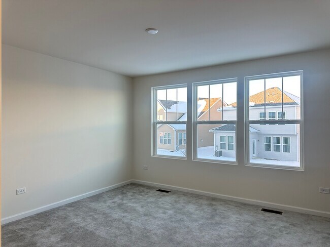 Building Photo - 5924 Hawkweed Dr