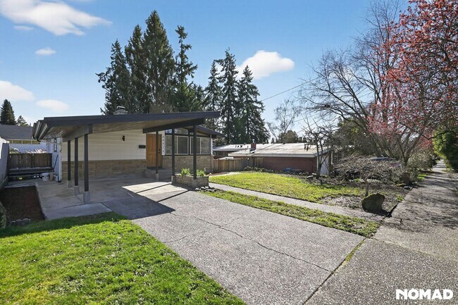 Building Photo - 6552 38th Ave NE