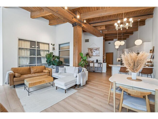 Building Photo - 404 N Washington Ave