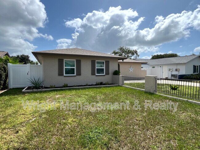Building Photo - 1403 Stonehaven Way