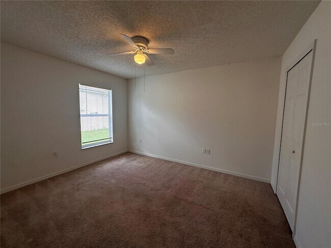 Building Photo - 33 Rybark Ln
