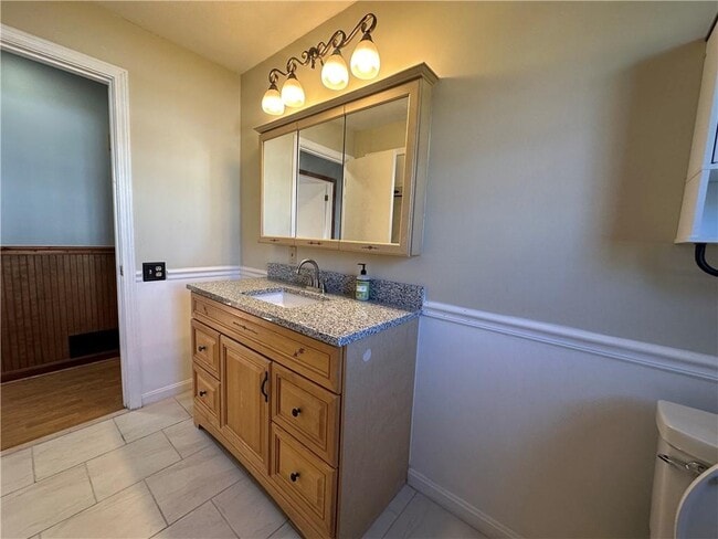 Building Photo - 65 Ingalls St