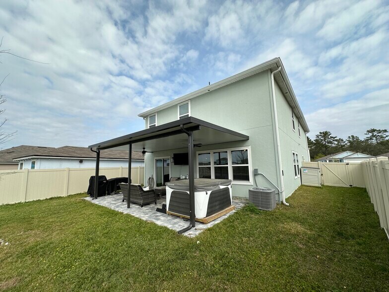 Building Photo - 150 Logrono Ct