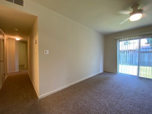Building Photo - Great 3 bedroom 1 bathroom Duplex in Sacra...