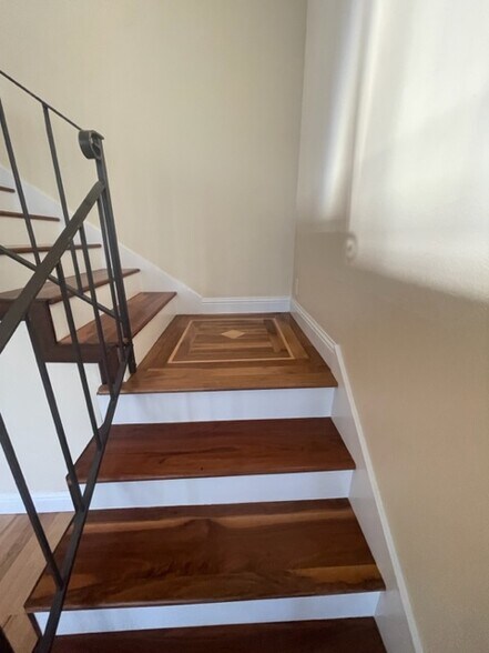 Building Photo - 832 loadstone court