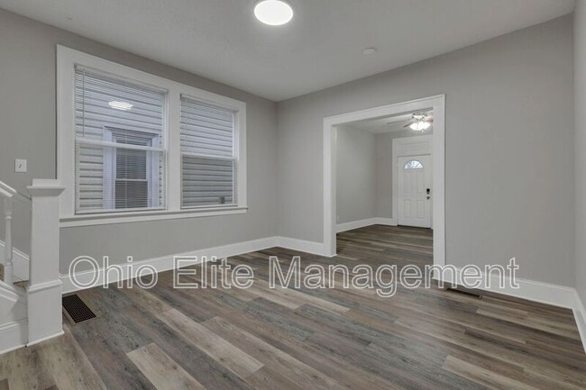 Building Photo - 293 E Woodrow Ave