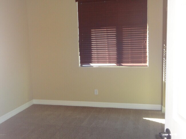 Building Photo - 1575 W Pelican Ct