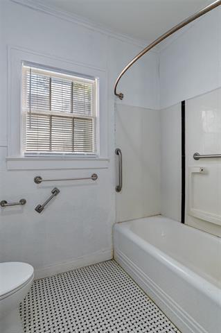 Building Photo - 117 Merrick St