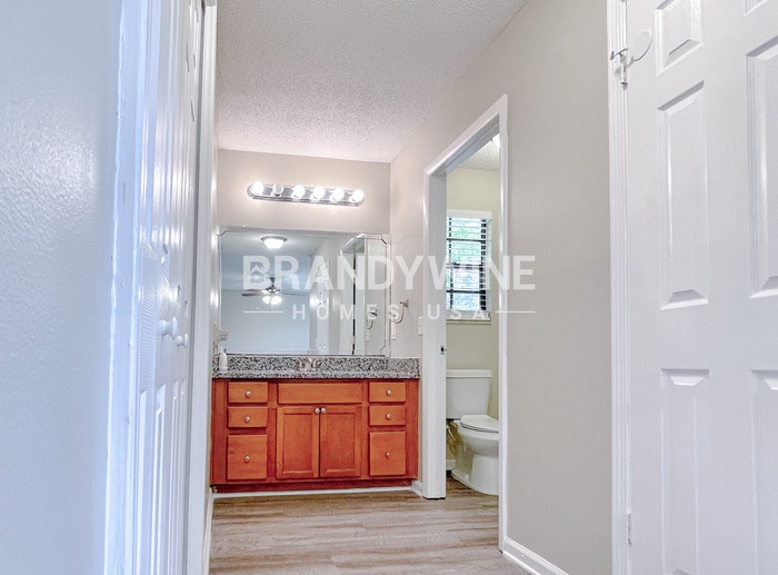 Building Photo - 553 Edward Rutledge St