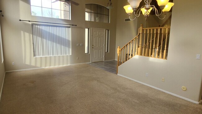 Building Photo - 5-bedroom in the heart of Gilbert
