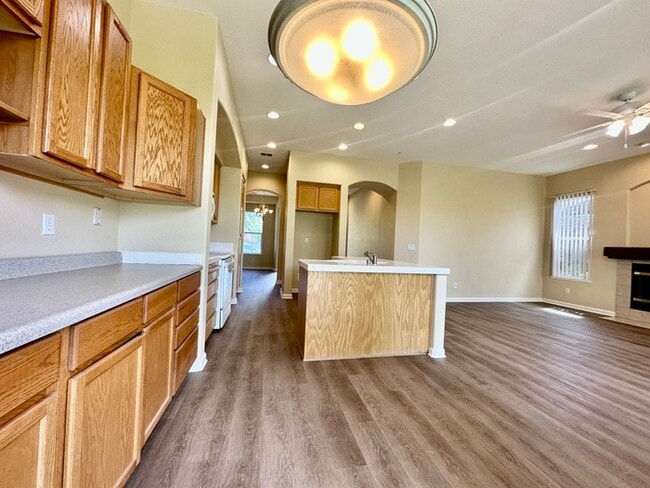 Building Photo - Beautiful, newly remodeled home in Fair Oaks!