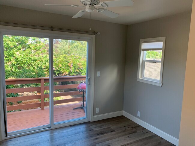 Back bedroom/office - 5495 Fairfax Ave