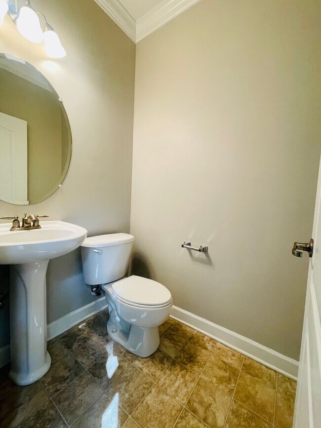 Building Photo - 3 Bedroom/2.5 Bath Townhome with garage in Wild Wing!