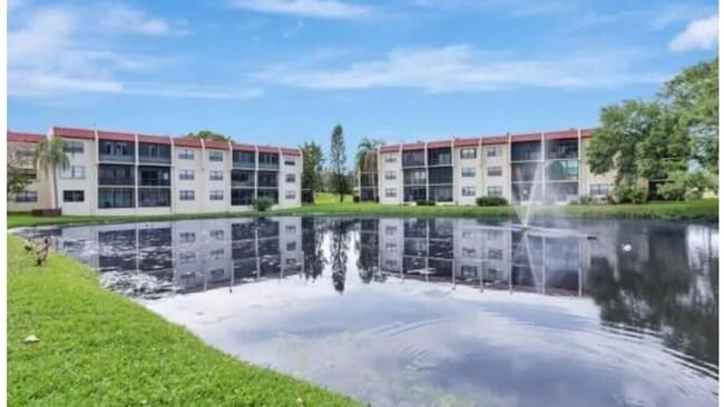 Building Photo - 2050 Oleander Blvd