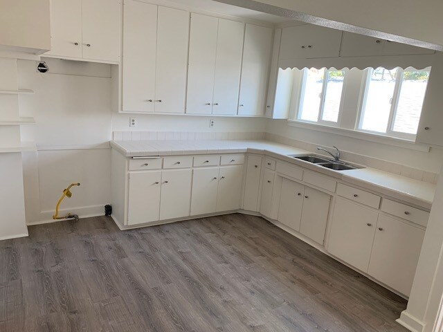 Kitchen (will include stove/oven and fridge - 1696 Felicita Ct