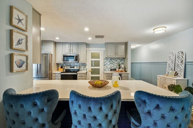 Building Photo - 512 Wayfarer Dr