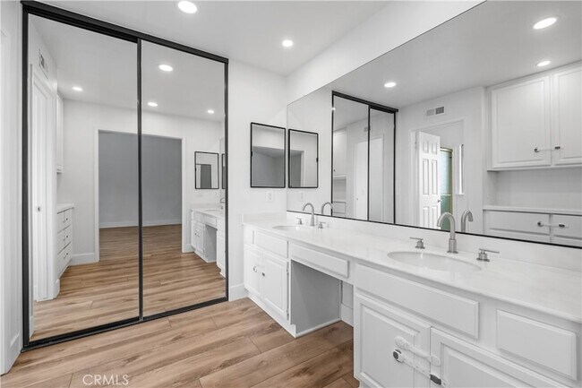 Building Photo - 25702 Seaside Dr