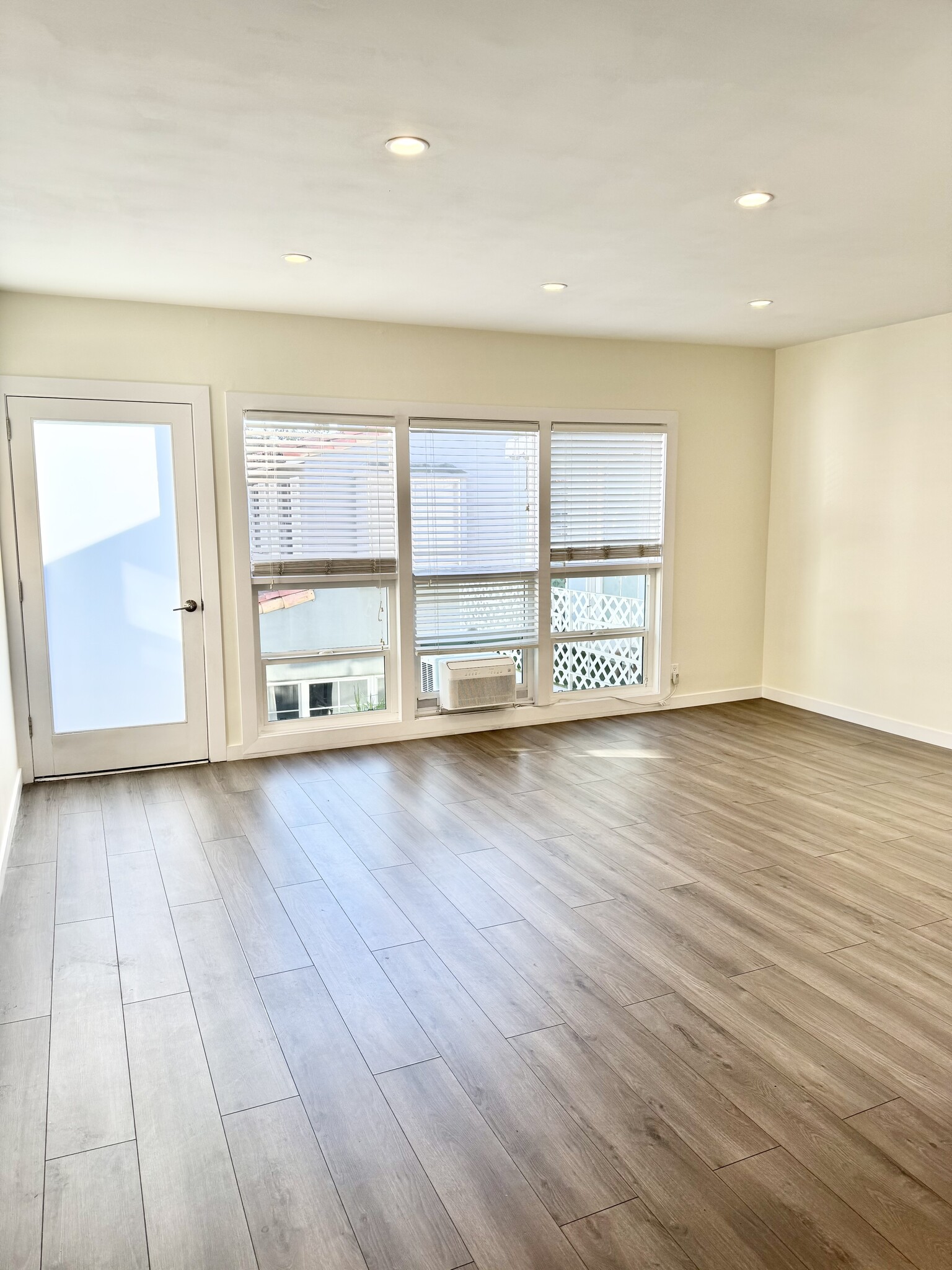 Building Photo - 1139 S Corning St