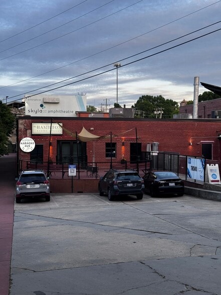 Building Photo - 2017 Clarksdale Dr