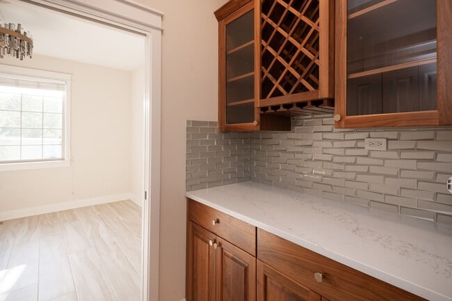 Building Photo - Sun Meadow Home 4 Bed + Bonus + Office + H...