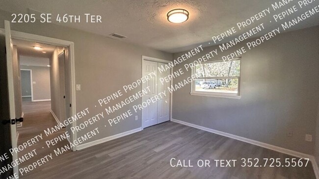 Building Photo - 2205 SE 46 Terrace