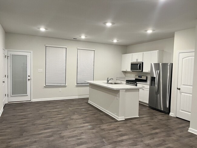 Building Photo - Camden Townhouse