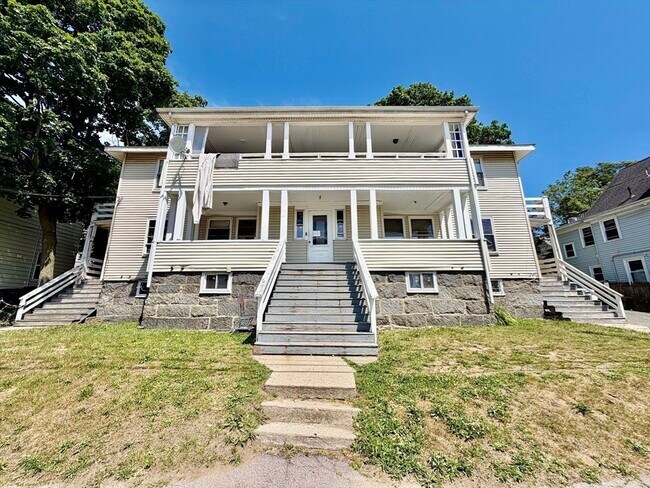 Building Photo - 18 Bigelow St