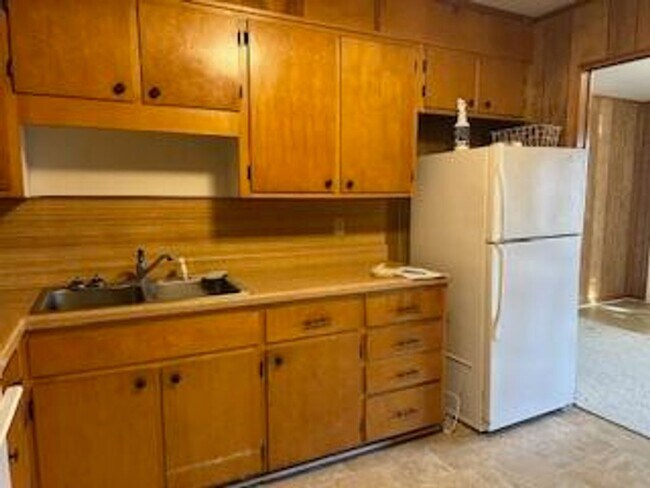 Building Photo - 85 Wilson St