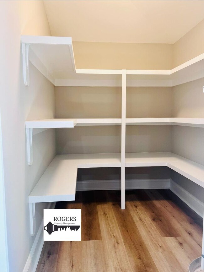 Building Photo - Four BR Available in Creedmoor