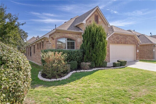 Building Photo - 504 Tascate St