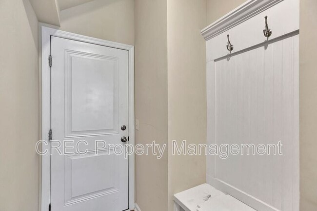 Building Photo - 306 Pathfinder Way