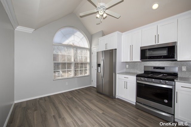 Building Photo - 274 Village Green Dr