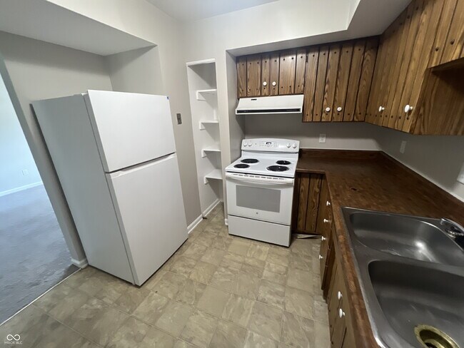 Building Photo - 1310 Millerwood Ct