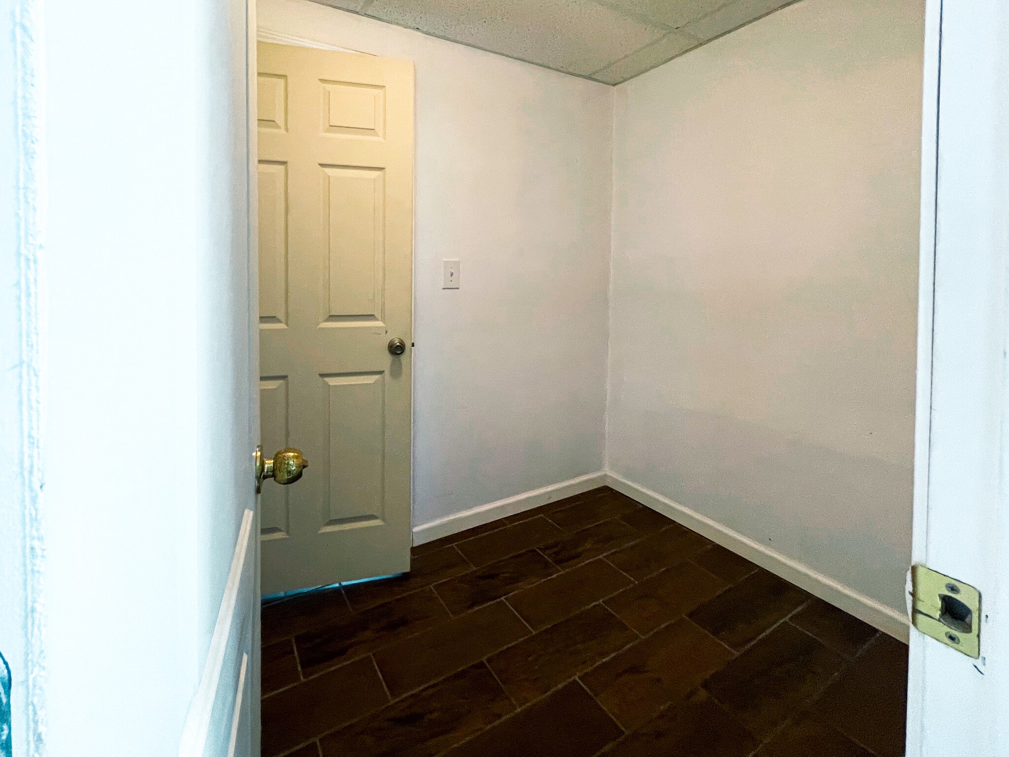 Room 2 Closet - 330 Fountainmist Trail