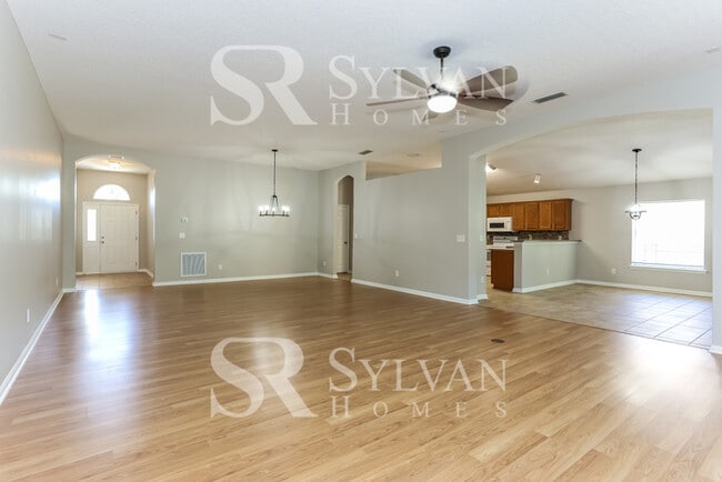 Building Photo - Lease today! No extra charge for contentme...