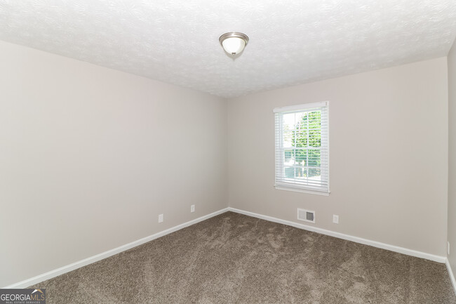 Building Photo - 1401 Timbercrest Dr