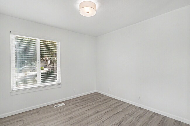 Building Photo - 3143 Shriver Dr