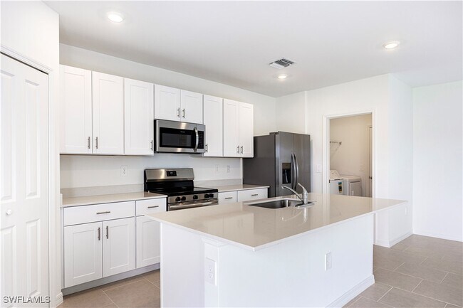 Building Photo - 4098 Lattuca