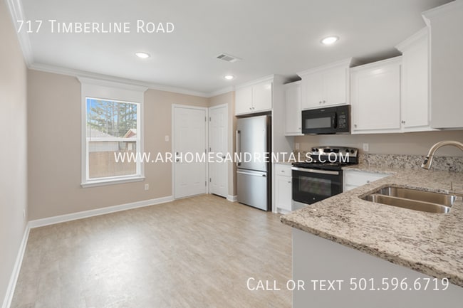 Building Photo - 717 Timberline Rd
