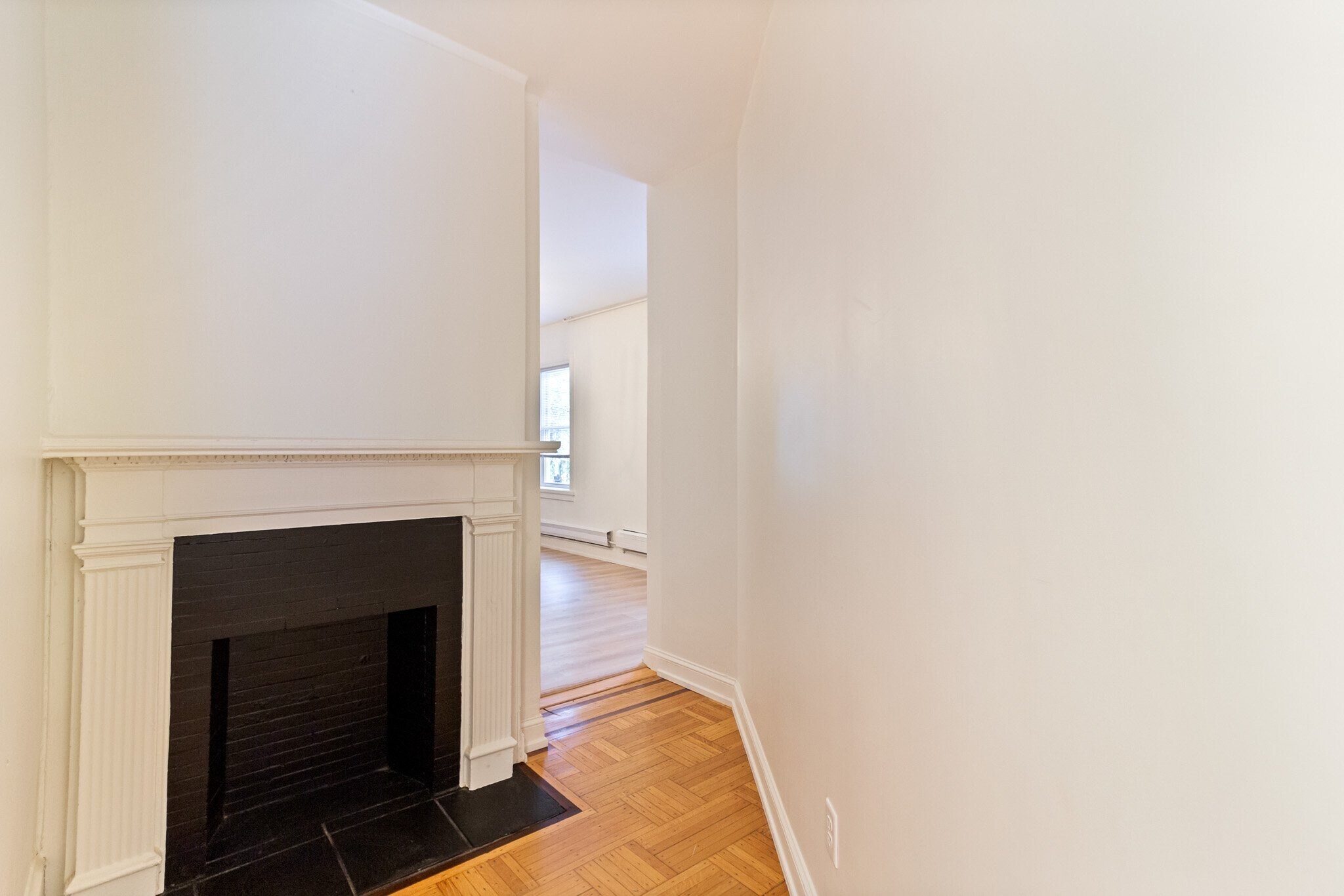 Building Photo - 169 Waterman St