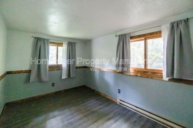Building Photo - 1407 W Spring Ln