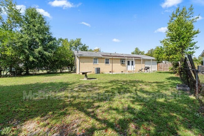 Building Photo - 3008 Claudia Dr