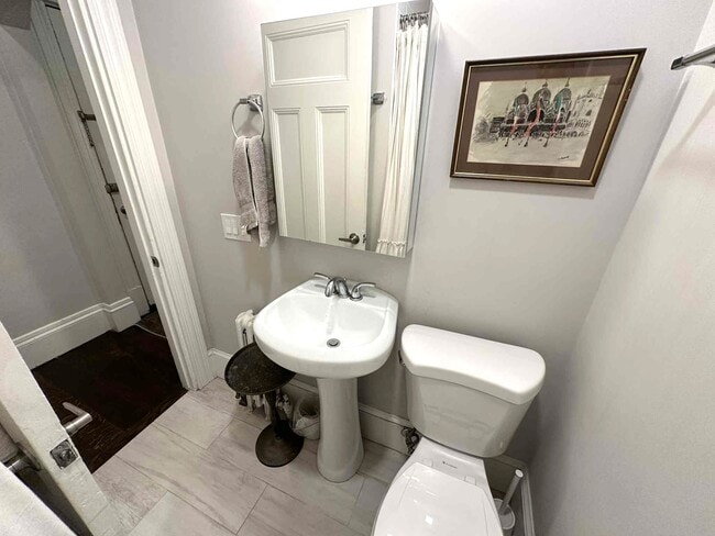 Building Photo - 112 Pinckney St